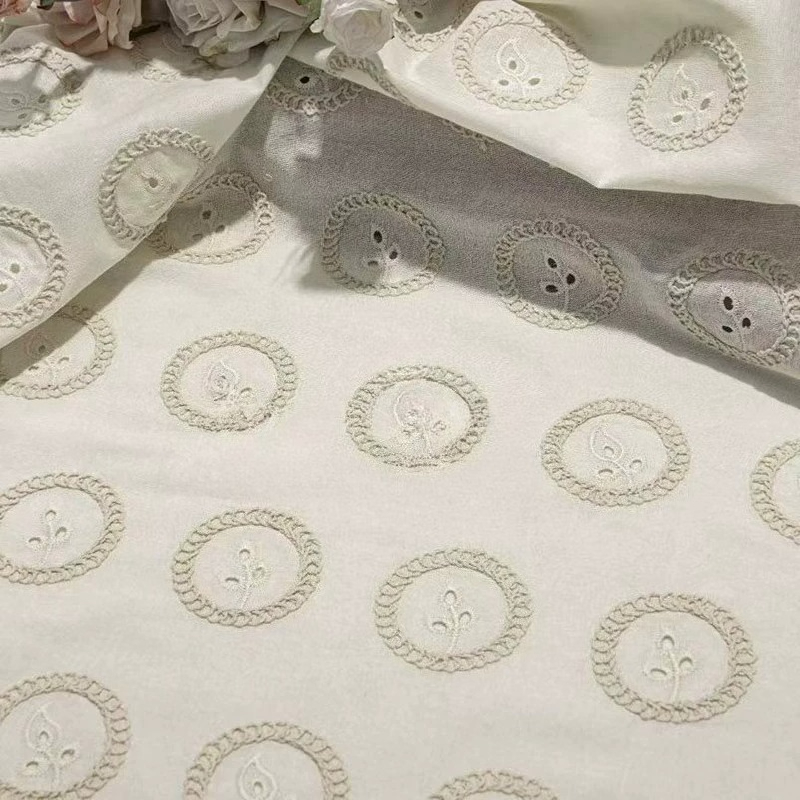 Sewing Fabric - Tecido Floral Bordado com Ponto Loop